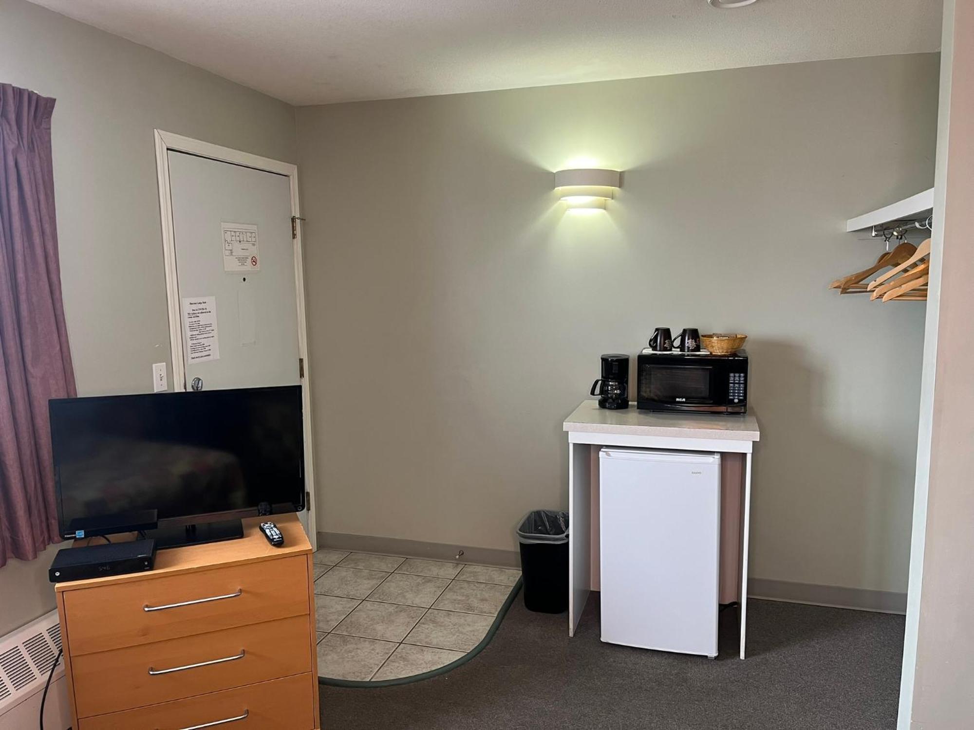 Raccoon Lodge Motel Sylvan Lake Kamer foto