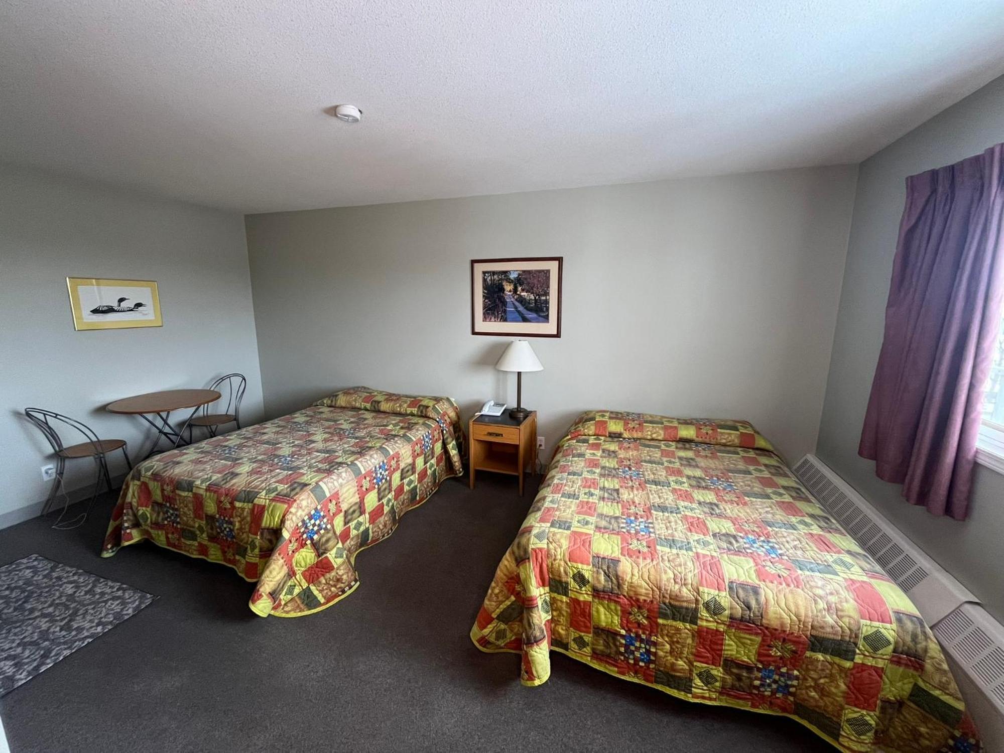 Raccoon Lodge Motel Sylvan Lake Kamer foto