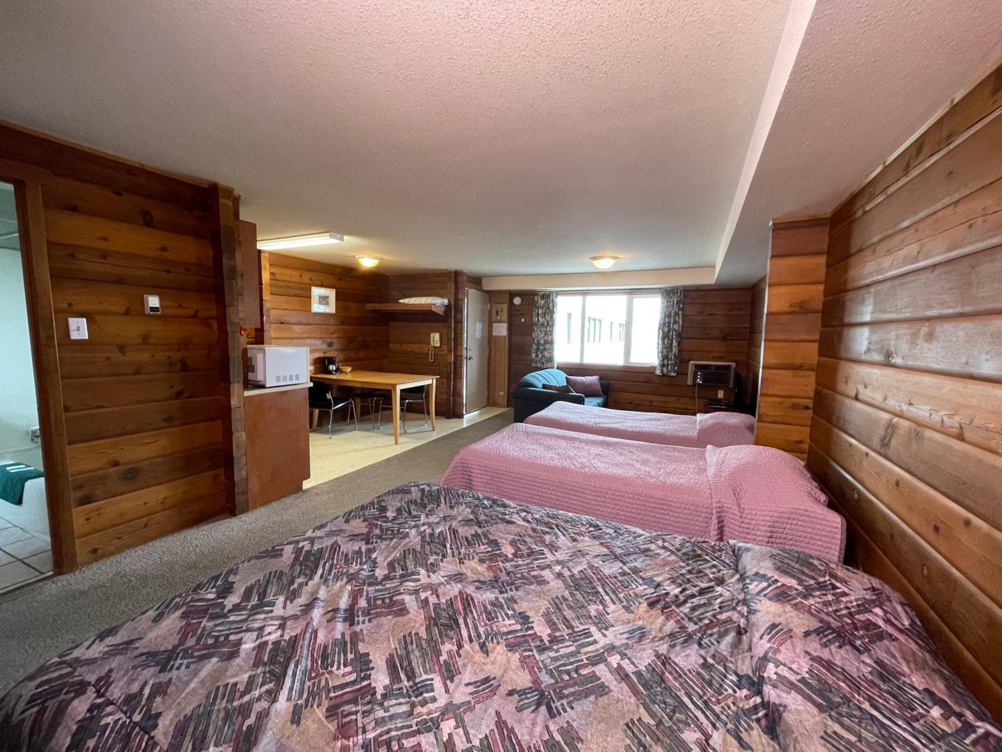 Raccoon Lodge Motel Sylvan Lake Buitenkant foto